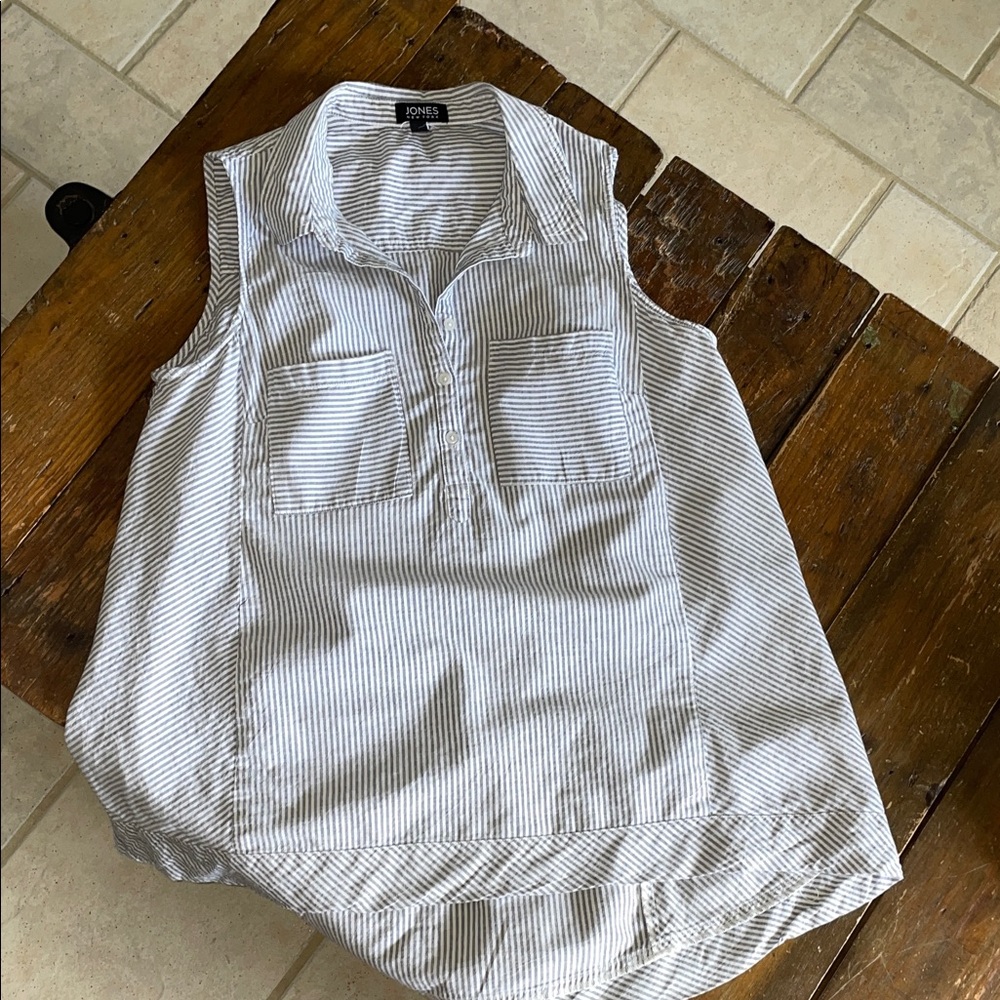 Jones New York Sleeveless Striped Shirt - Black and White pockets